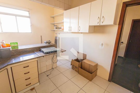 Cozinha de apartamento para alugar com 4 quartos, 130m² em Santa Amelia, Belo Horizonte