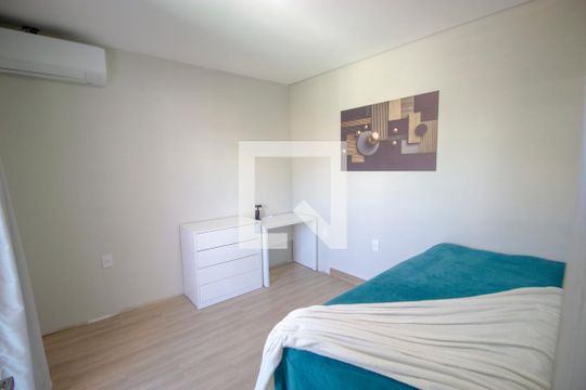 Casa de Condomínio à venda com 4 quartos, 240m² em Colônia Agrícola Arniqueira, Brasília