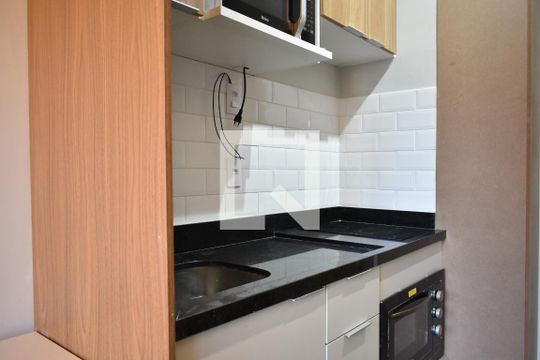 Sala/Cozinha de apartamento para alugar com 1 quarto, 27m² em São Judas, São Paulo