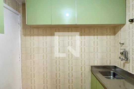 Cozinha de apartamento para alugar com 3 quartos, 67m² em Sumaré, São Paulo
