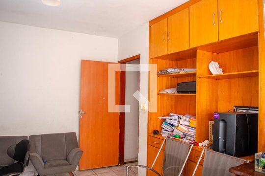 Sala de casa à venda com 5 quartos, 293m² em Setor Morais, Goiânia