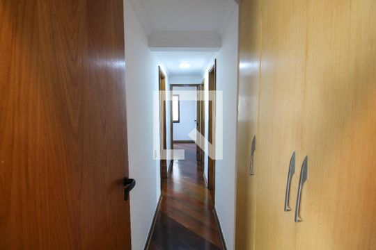 Corredor de apartamento para alugar com 3 quartos, 127m² em Cidade São Francisco, São Paulo