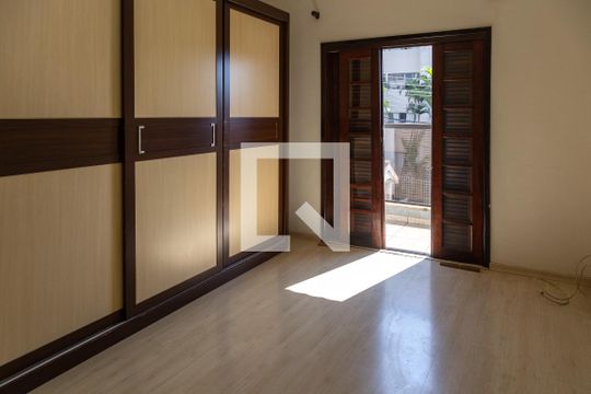 Quarto 1 suíte de casa para alugar com 3 quartos, 220m² em Gopoúva, Guarulhos