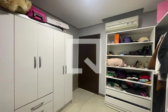 Escritório  de casa à venda com 3 quartos, 135m² em Petrópolis, Novo Hamburgo