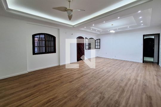 Sala de casa para alugar com 3 quartos, 319m² em São Francisco, Niterói