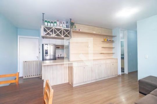 Sala de apartamento para alugar com 3 quartos, 78m² em Humaitá, Porto Alegre