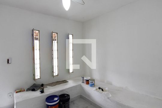 Sala de casa para alugar com 2 quartos, 360m² em Jardim Pero, Cabo Frio