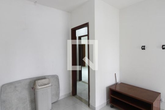 Sala de casa para alugar com 2 quartos, 360m² em Jardim Pero, Cabo Frio