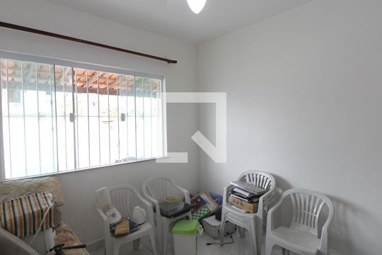 Quarto 2 de casa para alugar com 2 quartos, 360m² em Jardim Pero, Cabo Frio