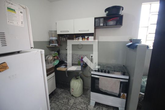 Cozinha e Área de Serviço de apartamento para alugar com 2 quartos, 55m² em Industrial, Contagem