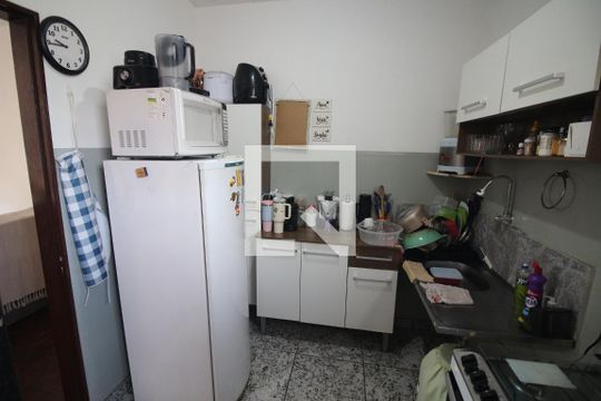 Cozinha e Área de Serviço de apartamento para alugar com 2 quartos, 55m² em Industrial, Contagem