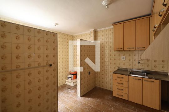 Cozinha de apartamento à venda com 2 quartos, 50m² em Conjunto Residencial Planeta, Santo André