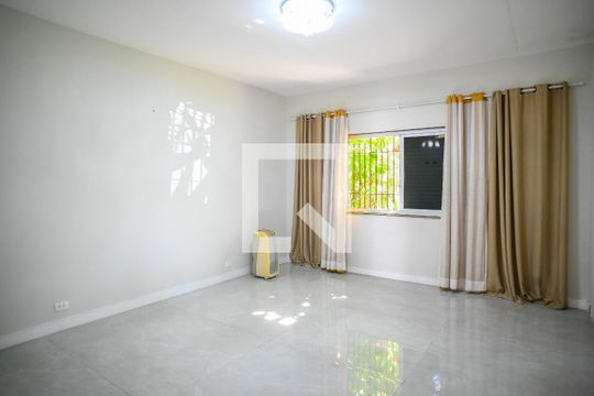 Quarto 1 - Suite de casa para alugar com 4 quartos, 350m² em Vila Santo Estefano, São Paulo