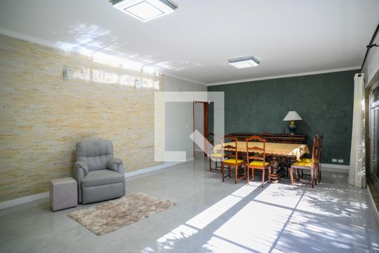 Sala de casa para alugar com 4 quartos, 350m² em Vila Santo Estefano, São Paulo