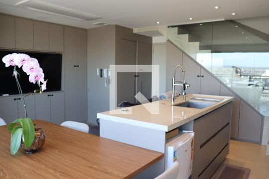 Sala de apartamento para alugar com 2 quartos, 75m² em Tamboré, Barueri