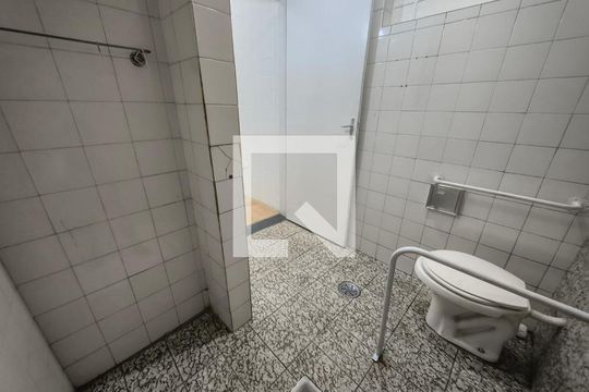 Banheiro de casa para alugar com 4 quartos, 150m² em Passos, Juiz de Fora