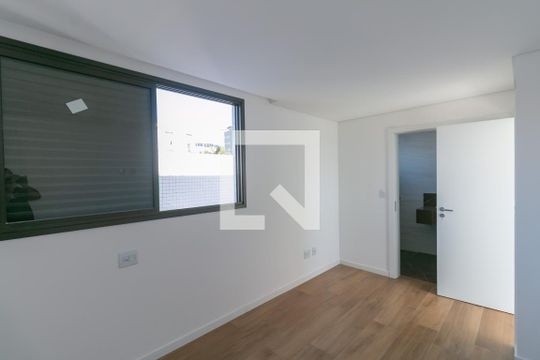 Apartamento à venda com 4 quartos, 250m² em Santa Rosa, Belo Horizonte