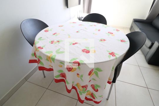 Sala de apartamento para alugar com 3 quartos, 75m² em Alto Umuarama, Uberlândia