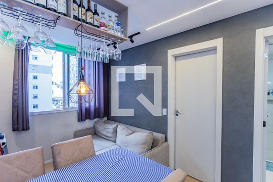 Sala, cozinha e área de serviço de apartamento para alugar com 2 quartos, 36m² em Vila Pirituba, São Paulo