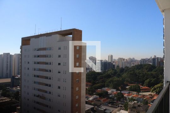 Varanda de kitnet/studio para alugar com 1 quarto, 27m² em Água Branca, São Paulo