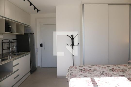 Quarto de kitnet/studio para alugar com 1 quarto, 27m² em Água Branca, São Paulo