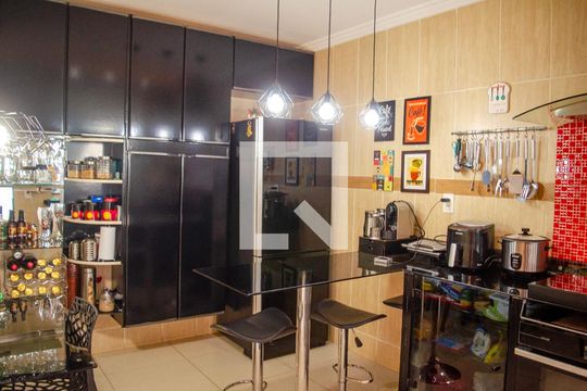 Cozinha de casa à venda com 2 quartos, 80m² em Vila Cristina, Goiânia