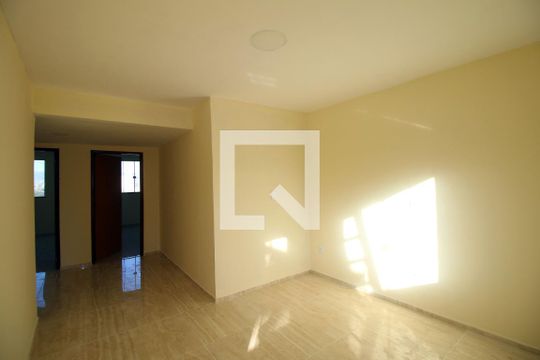 Sala de casa à venda com 2 quartos, 60m² em Vigário Geral, Rio de Janeiro