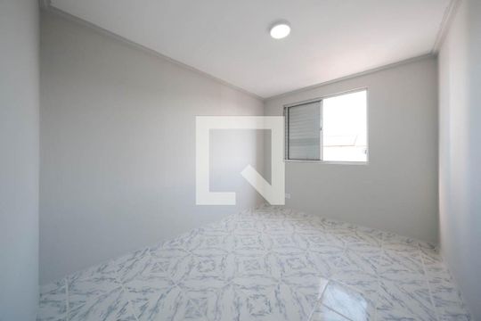 Quarto 2 de apartamento para alugar com 2 quartos, 52m² em Vila Silvia, São Paulo