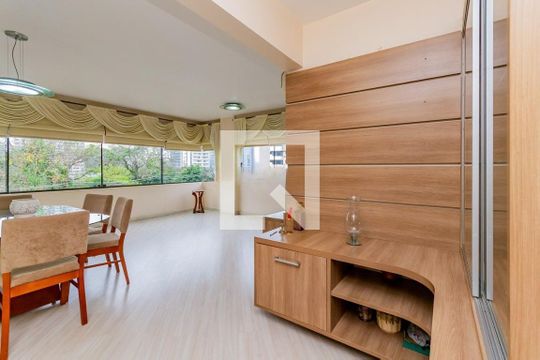 Sala de apartamento para alugar com 3 quartos, 99m² em Petrópolis, Porto Alegre