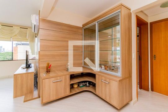 Sala de apartamento para alugar com 3 quartos, 99m² em Petrópolis, Porto Alegre