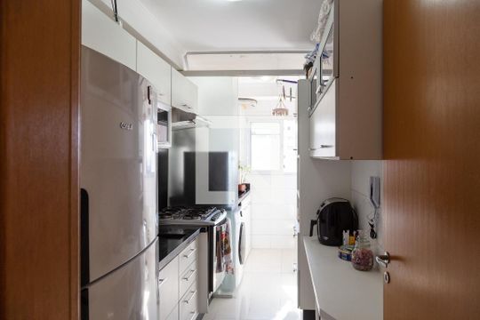 Cozinha de apartamento à venda com 2 quartos, 56m² em Jardim Nova Taboao, Guarulhos