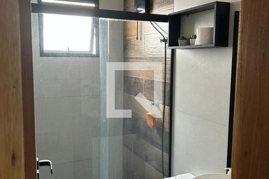 Banheiro de casa à venda com 2 quartos, 55m² em Parque Residencial Jundiaí, Jundiaí