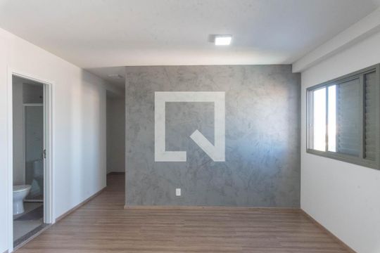 Sala de apartamento para alugar com 2 quartos, 66m² em Parque Industrial, Campinas