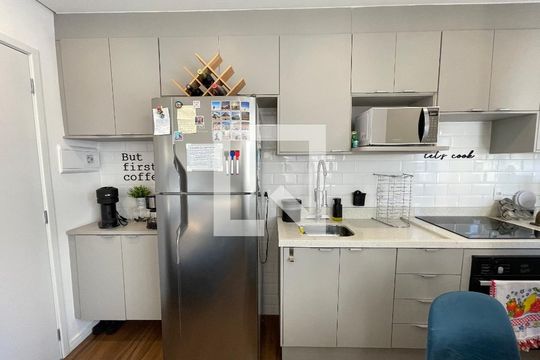 Cozinha de apartamento à venda com 1 quarto, 27m² em Vila Sonia, São Paulo
