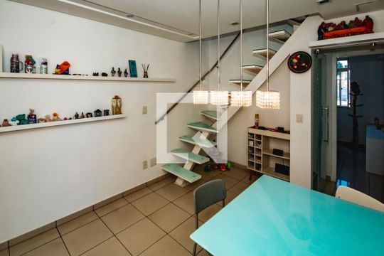 Apartamento à venda com 3 quartos, 112m² em Heliópolis, Belo Horizonte