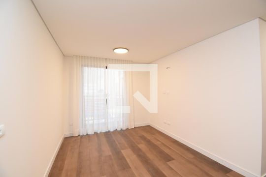 Sala/Cozinha de apartamento à venda com 2 quartos, 46m² em Centro, Curitiba