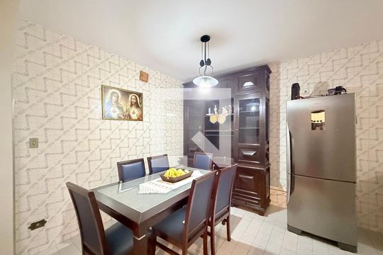 Sala  de casa à venda com 3 quartos, 110m² em Campo Grande, São Paulo