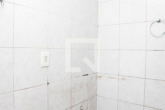 Banheiro de apartamento à venda com 1 quarto, 44m² em Mont’serrat, Porto Alegre