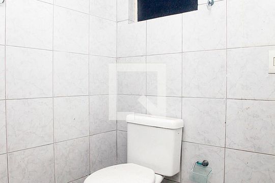 Banheiro de apartamento à venda com 1 quarto, 44m² em Mont’serrat, Porto Alegre