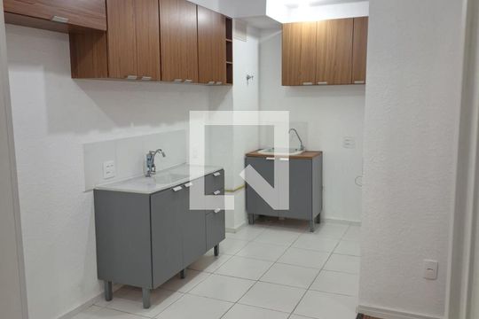 Cozinha de apartamento para alugar com 2 quartos, 35m² em Jardim Promissao, São Paulo