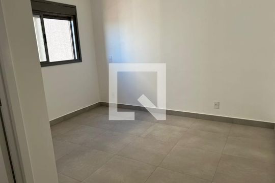Quarto de apartamento para alugar com 3 quartos, 96m² em Gávea, Uberlândia