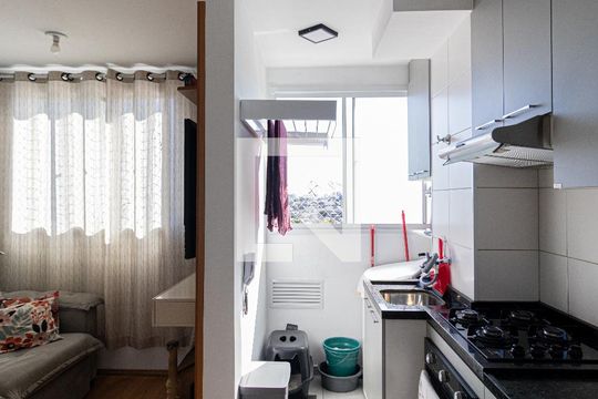 Cozinha e Área de Serviço de apartamento à venda com 2 quartos, 44m² em Vila Cosmopolita, São Paulo