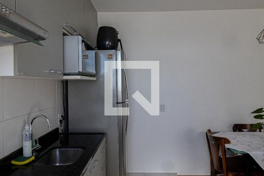 Cozinha e Área de Serviço de apartamento à venda com 2 quartos, 44m² em Vila Cosmopolita, São Paulo