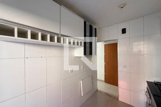Cozinha de apartamento à venda com 2 quartos, 90m² em Manacás, Belo Horizonte