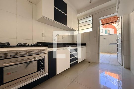 Cozinha de apartamento à venda com 2 quartos, 90m² em Manacás, Belo Horizonte