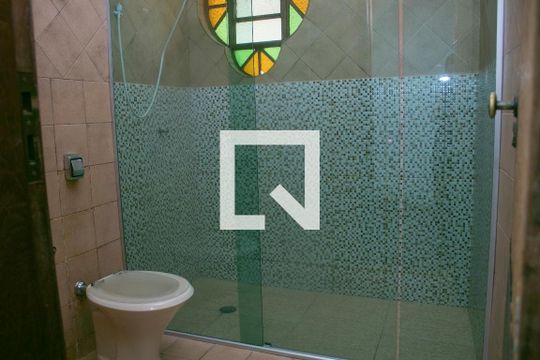 Casa para alugar com 4 quartos, 400m² em Cachoeirinha, Belo Horizonte
