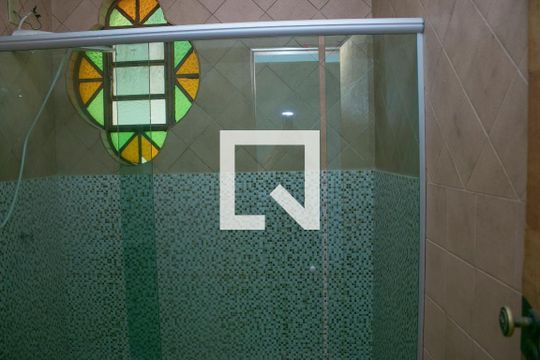 Casa para alugar com 4 quartos, 400m² em Cachoeirinha, Belo Horizonte