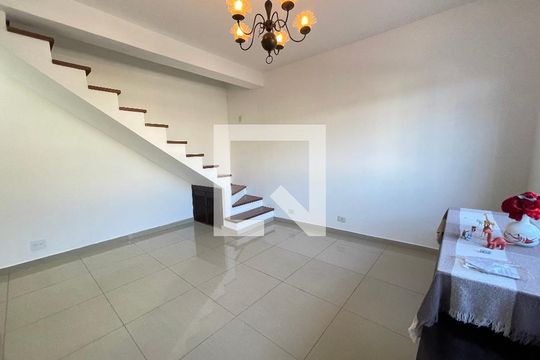 Casa à venda com 5 quartos, 120m² em Vila Dalva, São Paulo