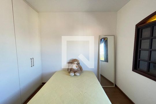 Quarto 1 de casa à venda com 5 quartos, 120m² em Vila Dalva, São Paulo