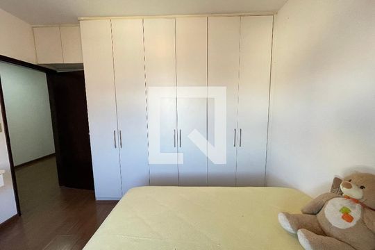 Quarto 1 de casa à venda com 5 quartos, 120m² em Vila Dalva, São Paulo